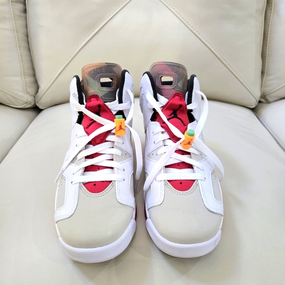 Jordan 6 Retro Hare (GS) size 6.5Y / Women's Size 8 - Picture 2 of 8